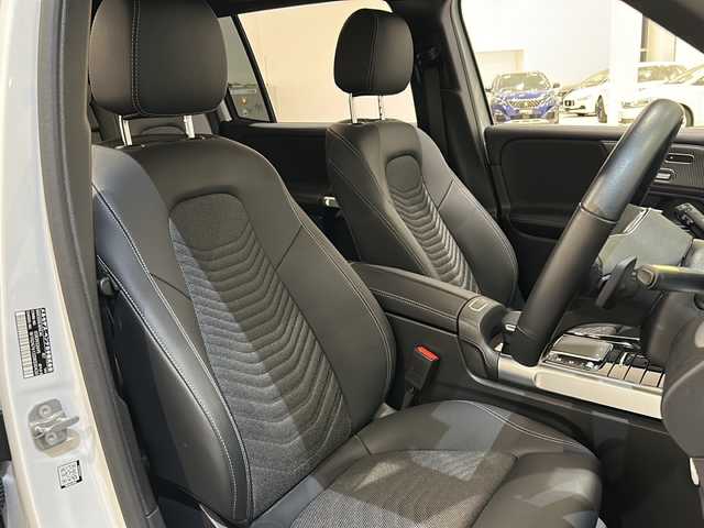 メルセデス・ベンツ Ｍ・ベンツ ＧＬＢ２００ｄ 4マチック 新潟県 2023(令5)年 1.3万km デジタルホワイト パナメリカーナグリル/AMG18インチアルミホイール/レーダーセーフティパッケージ/-アクティブブラインドスポットアシスト/-自動再発進機能/-降車時警告機能/-アクティブステアリングアシスト/-アクティブディスタンスアシストディストロニック/純正HDDナビ/フルセグTV/360°カメラシステム/ETC2.0/ドライブレコーダー/ハーフレザーシート/シートヒーター/パワーバックドア/パークトロニック/パドルシフト