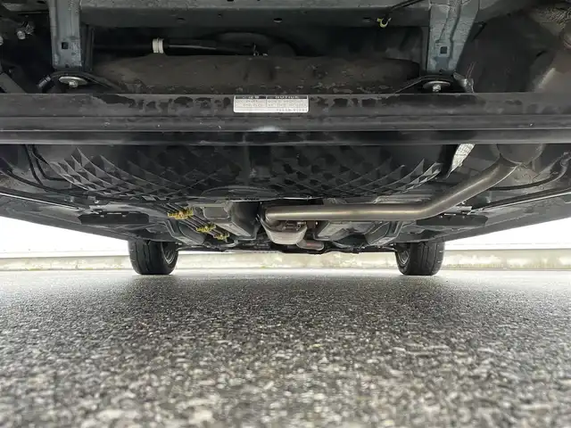 トヨタ ルーミー カスタムG－T 滋賀県 2017(平29)年 3.8万km ブラックマイカメタリック/レーザーブルークリスタルシャイン 2トーン 純正9インチSDナビ/・フルセグTV/・CD DVD/・Bluetooth/バックカメラ/衝突軽減ブレーキ/クルーズコントロール/ドライブレコーダー/ETC/革巻きステアリング/ステアリングリモコン/プッシュスタート/スマートキー×２/電動格納ミラー/ウインカーミラー/両側パワースライドドア/シートヒーター/シートリフター/ドアバイザー/純正フロアマット