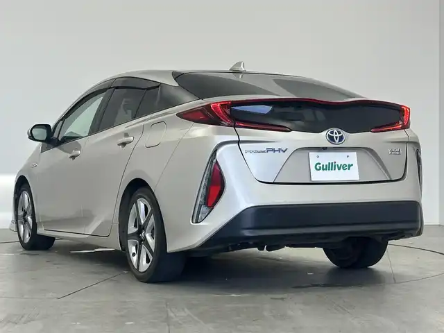 トヨタ プリウス ＰＨＶ S ナビパッケージ 愛知県 2017(平29)年 5万km スティールブロンドM TRDエアロ/プラグインハイブリッド/Sナビパッケージ/純正縦型ナビ/（CD/BT/フルセグ）/バックカメラ/ETC/前後ドラレコ/レーダークルーズコントロール/前席シートヒーター/AC100V/トヨタセーフティセンス/コーナーセンサー/純正AW/純正フロアマット