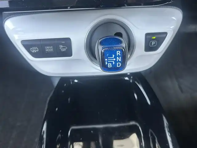トヨタ プリウス ＰＨＶ S ナビパッケージ 愛知県 2017(平29)年 5万km スティールブロンドM TRDエアロ/プラグインハイブリッド/Sナビパッケージ/純正縦型ナビ/（CD/BT/フルセグ）/バックカメラ/ETC/前後ドラレコ/レーダークルーズコントロール/前席シートヒーター/AC100V/トヨタセーフティセンス/コーナーセンサー/純正AW/純正フロアマット