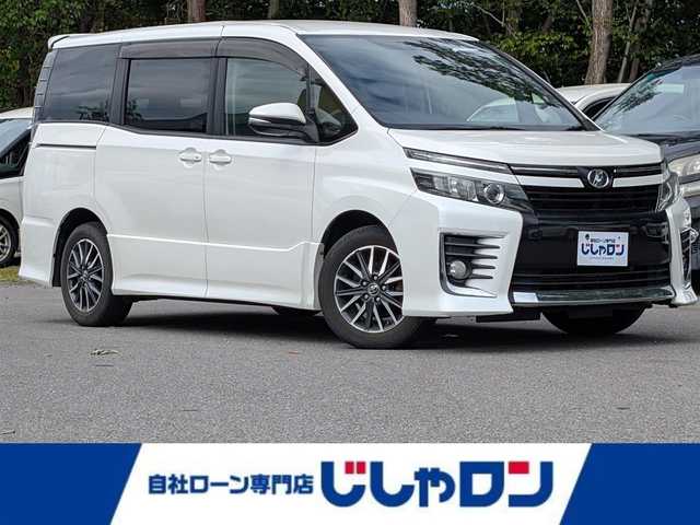トヨタ ヴォクシー ZS 栃木県 2014(平26)年 12.7万km ホワイトパールクリスタルシャイン (株)IDOMが運営する【じしゃロン宇都宮店】の自社ローン対象車両になります。こちらは現金またはオートローンご利用時の価格です。自社ローンご希望の方は別途その旨お申付け下さい/純正ナビ/CD/DVD/BT/TV/フリップダウンモニター/両側パワースライドドア/バックカメラ/ETC/スマートキー/プッシュスタート/純正16インチAW/フォグランプ/ドアバイザー/ドアミラーウインカー