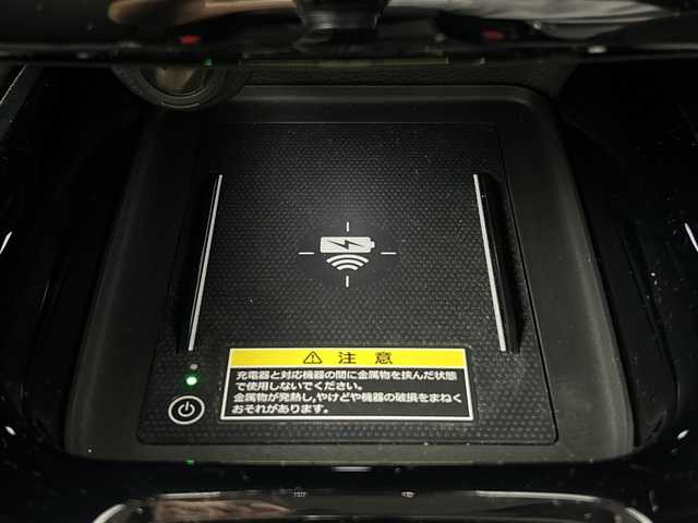 ホンダ ヴェゼル ハイブリッド e:HEV Z 愛知県 2024(令6)年 0.5万km プレミアムサンライトホワイトパール 禁煙車/純正9インチナビ/（AM/FM/Bluetooth/フルセグTV）/バックカメラ/ワイヤレス充電/ホンダセンシング/・衝突軽減ブレーキ/・誤発進抑制機能/・レーンキープアシスト/・オートマチックハイビーム/・追従式クルーズコントロール/コーナーセンサー/ETC2.0/ドライブレコーダー/シートヒーター/ステアリングヒーター/電動リアゲート/パドルシフト/ダウンヒルアシスト/LEDヘッドライト/スマートキー/純正アルミホイール