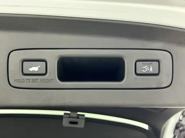 ホンダ ヴェゼル ハイブリッド e:HEV Z 愛知県 2024(令6)年 0.5万km プレミアムサンライトホワイトパール 禁煙車/純正9インチナビ/（AM/FM/Bluetooth/フルセグTV）/バックカメラ/ワイヤレス充電/ホンダセンシング/・衝突軽減ブレーキ/・誤発進抑制機能/・レーンキープアシスト/・オートマチックハイビーム/・追従式クルーズコントロール/コーナーセンサー/ETC2.0/ドライブレコーダー/シートヒーター/ステアリングヒーター/電動リアゲート/パドルシフト/ダウンヒルアシスト/LEDヘッドライト/スマートキー/純正アルミホイール