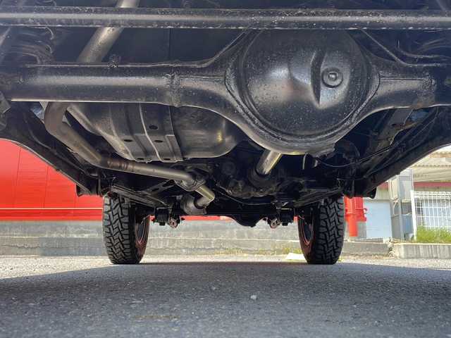 スズキ ジムニー クロスアドベンチャー 青森県 2012(平24)年 6.5万km ブリーズブルーメタリック 4WD/ワンオーナー/5速マニュアル車/社外オーディオ/BT/AUX/専用合皮シート/運転席シートヒーター/背面タイヤハードカバー/フォグランプ/電動格納ミラー/ドアバイザー/Wエアバック/純正フロアマット/リモコンキー/純正16インチAW夏タイヤ/社外16インチAWスタッドレスタイヤ有/保証書・取説書