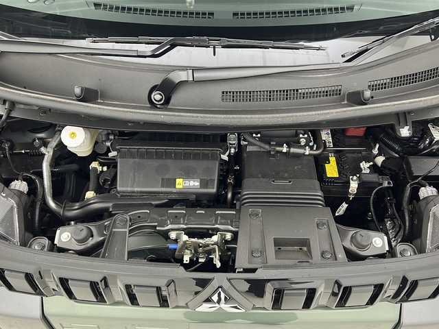 三菱 デリカミニ T プレミアム 宮城県 2025(令7)年 0.1千km ＤグリーンＭ 届出済未使用車/アラウンドビューモニター/ハーフレザーシート/両側パワースライドドア/マイパイロット/衝突軽減ブレーキ/レーンディパーチャーウォーニング/オートハイビーム/コーナーセンサー/純正9型ディスプレイオーディオ/・USB・BT・スマホ連動/デジタルインナーミラー/ステアリングヒーター/パドルシフト/ステアリングスイッチ/電動パーキングブレーキ/オートホールド/LEDヘッドライト/LEDフォグライト/スマートキー×2/純正15インチアルミホイール/ロールサンシェード/シートバックテーブル