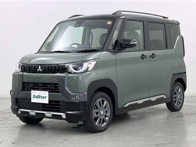 三菱 デリカミニ T プレミアム 宮城県 2025(令7)年 0.1千km ＤグリーンＭ 届出済未使用車/アラウンドビューモニター/ハーフレザーシート/両側パワースライドドア/マイパイロット/衝突軽減ブレーキ/レーンディパーチャーウォーニング/オートハイビーム/コーナーセンサー/純正9型ディスプレイオーディオ/・USB・BT・スマホ連動/デジタルインナーミラー/ステアリングヒーター/パドルシフト/ステアリングスイッチ/電動パーキングブレーキ/オートホールド/LEDヘッドライト/LEDフォグライト/スマートキー×2/純正15インチアルミホイール/ロールサンシェード/シートバックテーブル