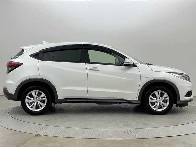 ホンダ ヴェゼル ハイブリッド X ホンダセンシング 新潟県 2018(平30)年 6.5万km プラチナホワイトパール ４WD/ホンダセンシング/寒冷地仕様/社外SDナビ/　　CD/DVD/AM/FM/SD/フルセグ/BT/HDMI/バックモニター/アダプティブクルーズコントロール/LEDオートライト/フォグランプ/前席シートヒーター/純正16インチアルミホイール付/パドルシフト/ステアリングスイッチ/ドアバイザー/純正フロアマット/スペアキー/スマートキー/ＥＴＣ