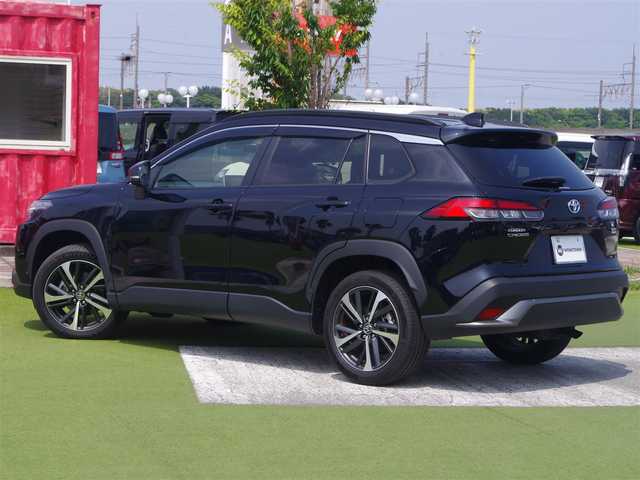 トヨタ カローラ クロス ハイブリッド Z 千葉県 2023(令5)年 2.9万km アティチュードブラックマイカ Toyota Safety Sense/・プリクラッシュセーフティ/・レーンディパーチャーアラート/・オートハイビーム/・レーダークルーズコントロール/・ブラインドスポットモニター/・RCTA（リヤクロストラフィックアラート）/9インチ純正コネクティッドナビ/地デジTV/【Bluetooth接続】/バックカメラ/運転席パワーシート/ハーフレザーシート/前席シートヒーター/革巻きステアリング/ステアリングスイッチ/ETC/LEDヘッドライト/ウインカーミラー/クリアランスソナー/純正18インチアルミホイル/サイド/カーテンエアバッグ/スマートキー
