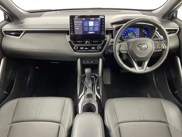 トヨタ カローラ クロス ハイブリッド Z 大阪府 2023(令5)年 2.9万km アティチュードブラックマイカ Toyota Safety Sense/　・プリクラッシュセーフティ　PCS/　・レーントレーシングアシスト　LTA/　・レーンディパーチャーアラート　LDA/　・レーダークルーズコントロール　ACC/　・ロードサインアシスト　RSA/　・フロントクロストラフィックアラート　FCTA/　・リアクロストラフィックアラート　RCTA/　・プロアクティブドライビングアシスト　PDA/　・発信遅れ告知機能　TMN/9インチ純正コネクティッドナビ/　Bluetooth/AM/FM/USB/パノラミックビューモニター/バックカメラ/パワーバックドア/運転席パワーシート/ハーフレザーシート/前席シートヒーター/革巻きステアリング/スマートキー/ステアリングスイッチ/ブラインドスポットモニター　BSM/ETC/純正18インチアルミホイル/サイド/カーテンエアバッグ