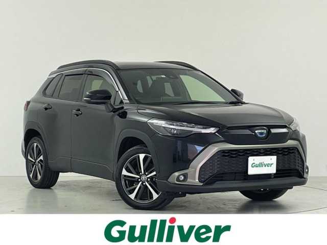 トヨタ カローラ クロス ハイブリッド Z 大阪府 2023(令5)年 2.9万km アティチュードブラックマイカ Toyota Safety Sense/　・プリクラッシュセーフティ　PCS/　・レーントレーシングアシスト　LTA/　・レーンディパーチャーアラート　LDA/　・レーダークルーズコントロール　ACC/　・ロードサインアシスト　RSA/　・フロントクロストラフィックアラート　FCTA/　・リアクロストラフィックアラート　RCTA/　・プロアクティブドライビングアシスト　PDA/　・発信遅れ告知機能　TMN/9インチ純正コネクティッドナビ/　Bluetooth/AM/FM/USB/パノラミックビューモニター/バックカメラ/パワーバックドア/運転席パワーシート/ハーフレザーシート/前席シートヒーター/革巻きステアリング/スマートキー/ステアリングスイッチ/ブラインドスポットモニター　BSM/ETC/純正18インチアルミホイル/サイド/カーテンエアバッグ