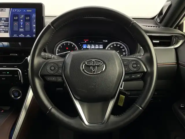 トヨタ ハリアー Z 新潟県 2020(令2)年 2.3万km ホワイトパールクリスタルシャイン ワンオーナー/4WD/衝突被害軽減ブレーキ/レーンキープアシスト/ブラインドスポットモニター/デジタルインナーミラー/純正ナビ/　（フルセグTV/BT/AUX/USB/AM/FM）/JBLプレミアムサウンドシステム/全周囲カメラ/パワーバックドア/レーダークルーズコントロール/LEDヘッドライト/ハーフレザーシート/パワーシート/純正19インチアルミホイール/ステアリングスイッチ/USBポート/スマートキー/ETC2.0