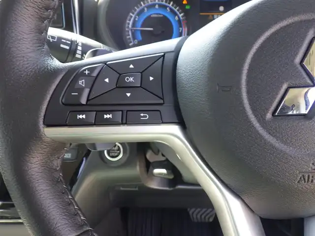 三菱 デリカミニ T プレミアム 千葉県 2025(令7)年 0.1千km 緑 T　PREMIUM　9型ディスプレイオーディオ（121/330）CHAMONIXパッケージ（179190）/e-Assist/・衝突被害軽減ブレーキシステム（FCM）/・車線逸脱警報システム（LDW）/・レーダークルーズコントロールシステム（ACC）/・誤発進抑制機能（前進＆後退時）（UMS）/・オートマチックハイビーム[AHB]/マイパイロット/ハンズフリー両側パワースライドドア/ディスプレイオーディオ/【Bluetooth接続】/【Apple CarPlay　Android Auto対応】/マルチアラウンドモニター/デジタルルームミラー/ハーフレザーシート/前席シートヒーター/革巻きステアリング/ステアリングヒーター/ステアリングスイッチ/パドルシフト/LEDヘッドライト/フォグライト/ウインカーミラー/純正15インチアルミホイル/サイド/カーテンエアバッグ/キーレスオペレーションシステム