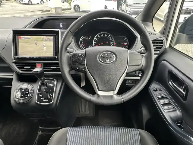 トヨタ ヴォクシー ZS 煌 愛知県 2015(平27)年 9.3万km ホワイトパールクリスタルシャイン ワンオーナー/純正ナビ/バックカメラ/フルセグＴＶ/DVD再生/ETC/Bluetooth/両側パワステスライド/フォグランプ/T-Connect/取扱説明書/保証書/記録簿