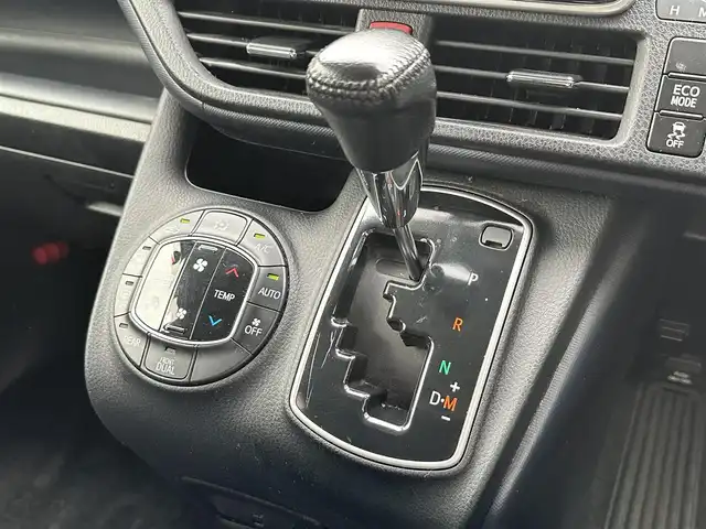 トヨタ ヴォクシー ZS 煌 愛知県 2015(平27)年 9.3万km ホワイトパールクリスタルシャイン ワンオーナー/純正ナビ/バックカメラ/フルセグＴＶ/DVD再生/ETC/Bluetooth/両側パワステスライド/フォグランプ/T-Connect/取扱説明書/保証書/記録簿