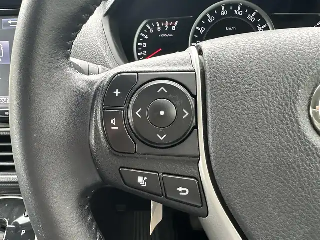 トヨタ ヴォクシー ZS 煌 愛知県 2015(平27)年 9.3万km ホワイトパールクリスタルシャイン ワンオーナー/純正ナビ/バックカメラ/フルセグＴＶ/DVD再生/ETC/Bluetooth/両側パワステスライド/フォグランプ/T-Connect/取扱説明書/保証書/記録簿