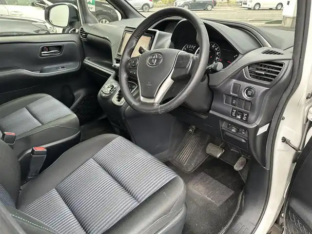 トヨタ ヴォクシー ZS 煌 愛知県 2015(平27)年 9.3万km ホワイトパールクリスタルシャイン ワンオーナー/純正ナビ/バックカメラ/フルセグＴＶ/DVD再生/ETC/Bluetooth/両側パワステスライド/フォグランプ/T-Connect/取扱説明書/保証書/記録簿