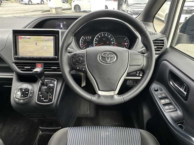 トヨタ ヴォクシー ZS 煌 愛知県 2015(平27)年 9.3万km ホワイトパールクリスタルシャイン ワンオーナー/純正ナビ/バックカメラ/フルセグＴＶ/DVD再生/ETC/Bluetooth/両側パワステスライド/フォグランプ/T-Connect/取扱説明書/保証書/記録簿