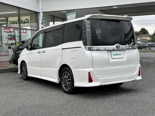 トヨタ ヴォクシー ZS 煌 愛知県 2015(平27)年 9.3万km ホワイトパールクリスタルシャイン ワンオーナー/純正ナビ/バックカメラ/フルセグＴＶ/DVD再生/ETC/Bluetooth/両側パワステスライド/フォグランプ/T-Connect/取扱説明書/保証書/記録簿