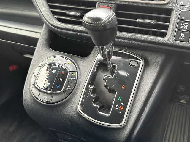 トヨタ ヴォクシー ZS 煌 愛知県 2015(平27)年 9.3万km ホワイトパールクリスタルシャイン ワンオーナー/純正ナビ/バックカメラ/フルセグＴＶ/DVD再生/ETC/Bluetooth/両側パワステスライド/フォグランプ/T-Connect/取扱説明書/保証書/記録簿