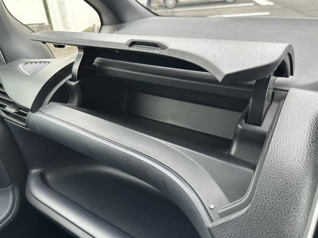 トヨタ ヴォクシー ZS 煌 愛知県 2015(平27)年 9.3万km ホワイトパールクリスタルシャイン ワンオーナー/純正ナビ/バックカメラ/フルセグＴＶ/DVD再生/ETC/Bluetooth/両側パワステスライド/フォグランプ/T-Connect/取扱説明書/保証書/記録簿