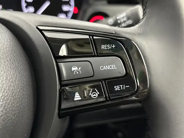 ホンダ ヴェゼル ハイブリッド e:HEV X HuNTパッケージ 福岡県 2024(令6)年 0.6万km プラチナホワイトパール 純正９型ナビ（ＢＴ，フルセグＴＶ）　/バックカメラ　/ＥＴＣ　/前後ドラレコ　/アダプティブクルコン　/コーナーセンサー　/ホンダセンシング　/パドルシフト　/ハーフレザーシート　/純正１６インチＡＷ　/ＬＥＤヘッドライト