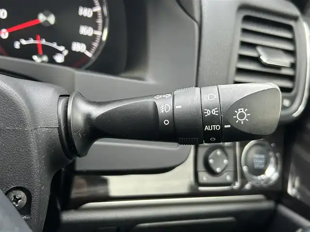 トヨタ クラウン アスリート S-T 岡山県 2015(平27)年 7.1万km プレシャスブラックパール 登録時走行距離70818km/純正ナビ/フルセグTV(AM.FM.CD.DVD.TV.BT)/バックカメラ/ETC/クリアランスソナー/衝突軽減ブレーキ/横滑り防止装置/クルーズコントロール/レーンキープアシスト/オートライト/アイドリングストップ/19インチ純正AW/純正フロアマット/レザーシート/D+N席パワーシート