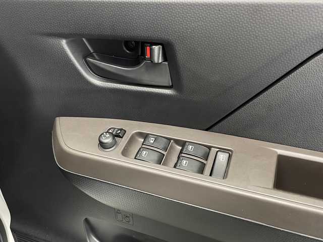 トヨタ ルーミー X 宮崎県 2022(令4)年 3.7万km パールホワイトⅢ スマートアシスト３/〇衝突警報機能/〇衝突回避支援ブレーキ機能/〇ブレーキ制御付き誤発進抑制機能（前方・後方）/〇車線逸脱警報機能/〇ふらつき警報/〇路側逸脱警報/〇オートハイビーム/〇先行車発進お知らせ機能/〇クリアランスソナー/純正7インチSDナビ/バックカメラ/片側パワースライドドア/アイドリングストップ/ETC/保証書/取扱説明書/ナビ取扱説明書