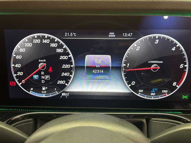 メルセデス・ベンツ ゲレンデヴァーゲン Ｇ３５０ｄ AMGライン 千葉県 2019(令1)年 4.3万km ポーラホワイト ラグジュアリーＰＫＧ　/Ｂｕｒｍｅｓｔｅｒサウンド　/ガラスＳＲ　/黒革　/ＡＣＣ　/ナビ　/ＴＶ　/３６０°Ｂｌｕｅｔｏｏｔｈ接続　/シートＨ　/アクティブパーキング　/ＬＥＤ　/衝突軽減Ｂ　/ＢＳＭ　/ＬＫＡ　/ドラレコ