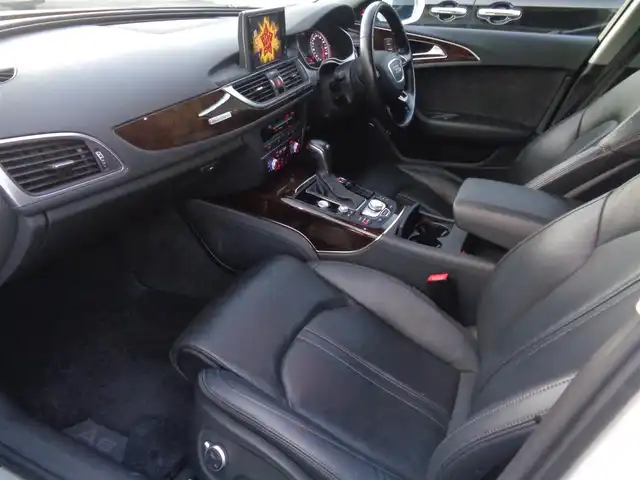 アウディ Ａ６ 2．0 TFSI クワトロ 鹿児島県 2016(平28)年 7.8万km グレイシアホワイトメタリック コンフォートシートパッケージ、バルコナレザー/前席温冷シート、シートベンチレーション/BOSEスピーカー/リアコンフォートプラスパッケージ/4席独立温度調整オートエアコン/後席左右シートヒーター/リア電動サンブラインド/アダプティブクルーズコントロール/純正ナビ、フルセグTV、DVD、CD/ブルートゥース、USB/バックカメラ/純正OPウォールナット調パネル/ビルトインETC2.0/取説、MMI取説、保証書/スマートキー2個あり/車検令和9年10月まであり