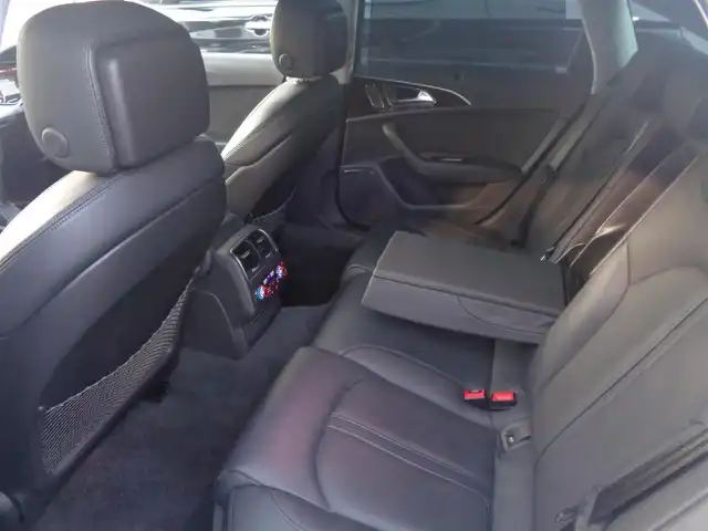 アウディ Ａ６ 2．0 TFSI クワトロ 鹿児島県 2016(平28)年 7.8万km グレイシアホワイトメタリック コンフォートシートパッケージ、バルコナレザー/前席温冷シート、シートベンチレーション/BOSEスピーカー/リアコンフォートプラスパッケージ/4席独立温度調整オートエアコン/後席左右シートヒーター/リア電動サンブラインド/アダプティブクルーズコントロール/純正ナビ、フルセグTV、DVD、CD/ブルートゥース、USB/バックカメラ/純正OPウォールナット調パネル/ビルトインETC2.0/取説、MMI取説、保証書/スマートキー2個あり/車検令和9年10月まであり