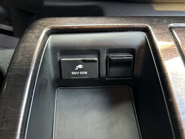 日産 エルグランド 250ハイウェイスター 長野県 2012(平24)年 10.3万km ブリリアントホワイトパール 【(株)IDOMが運営する【じしゃロン長野店】の自社ローン対象車両になります。こちらは現金ご利用時の価格です。自社ローンご希望の方は別途その旨お申付け下さい。】	/メーカーオプションナビ（ＤＶＤ，ＣＤ，フルセグＴＶ）　/プッシュスタート　/片側パワースライドドア　/ビルトインＥＴＣ　/ハーフレザーシート　/リアモニター/全方位モニター/フォグランプ