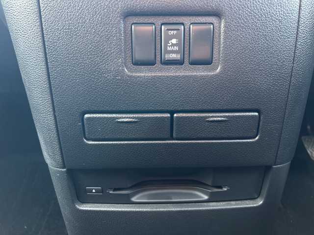 日産 エルグランド 250ハイウェイスター 長野県 2012(平24)年 10.3万km ブリリアントホワイトパール 【(株)IDOMが運営する【じしゃロン長野店】の自社ローン対象車両になります。こちらは現金ご利用時の価格です。自社ローンご希望の方は別途その旨お申付け下さい。】	/メーカーオプションナビ（ＤＶＤ，ＣＤ，フルセグＴＶ）　/プッシュスタート　/片側パワースライドドア　/ビルトインＥＴＣ　/ハーフレザーシート　/リアモニター/全方位モニター/フォグランプ