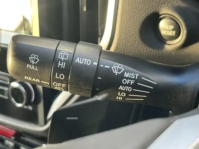 スバル フォレスター スポーツ 熊本県 2021(令3)年 8.5万km クリスタルホワイトP 純正メモリーナビ/AM/FM/CD/DVD/USB/AUX/フルセグTV/テレビキャンセラー/バックカメラ（フロント、リア、左側）/ドライブレコーダー（前）/後退時自動ブレーキプリクラッシュセーフティ/車線逸脱警報/ドライバーモニタリングシステム/電子パーキングブレーキ/オートビークルホールド/パワーリアゲート/MT付AT/プッシュスタート/アイドリングストップ/スマートキー/スペアキー/ハーフレザーシート/シートヒーター（D/N、セカンドシート）/パワーシート（D/N)/ルーフレール/LEDヘッドライト/フォグランプ/オートライト/オートハイビーム/W+サイド+カーテンエアバック/純正革巻きステアリング/ステアリングスイッチ/ステアリングヒーター/４WD