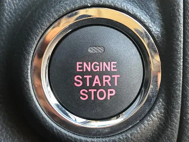 スバル フォレスター スポーツ 熊本県 2021(令3)年 8.5万km クリスタルホワイトP 純正メモリーナビ/AM/FM/CD/DVD/USB/AUX/フルセグTV/テレビキャンセラー/バックカメラ（フロント、リア、左側）/ドライブレコーダー（前）/後退時自動ブレーキプリクラッシュセーフティ/車線逸脱警報/ドライバーモニタリングシステム/電子パーキングブレーキ/オートビークルホールド/パワーリアゲート/MT付AT/プッシュスタート/アイドリングストップ/スマートキー/スペアキー/ハーフレザーシート/シートヒーター（D/N、セカンドシート）/パワーシート（D/N)/ルーフレール/LEDヘッドライト/フォグランプ/オートライト/オートハイビーム/W+サイド+カーテンエアバック/純正革巻きステアリング/ステアリングスイッチ/ステアリングヒーター/４WD