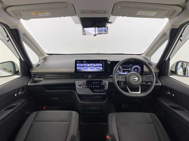 日産 セレナ ハイウェイスター V 愛知県 2024(令6)年 1.1万km プリズムホワイト 純正ナビ/後席専用モニター/インテリジェントアラウンドビューモニター/フルセグTV・HDMI/Bluetooth・USB・AM・FM/インテリジェントルームミラー/ワイヤレス充電/ETC2.0/両側ハンズフリーオートスライドドア/フロントオートエアコン+リヤオートエアコン/シート&ステアリングヒーター/シートバックテーブル/革巻きステアリング/パドルシフト/インテリジェントクルーズコントロール/インテリジェントエマージェンシーブレーキ/前方衝突予測警報/衝突回避ステアリングアシスト/車線逸脱防止支援システム/車線逸脱警報/後退時車両検知警報(RCTA)/ふらつき警報/踏み間違い衝突防止アシスト/標識検知/車両接近通報/アイドリングストップ/フロント・バックソナー/横滑り防止/スマートキー/プッシュスタート/イモビライザー/スペアキー1本