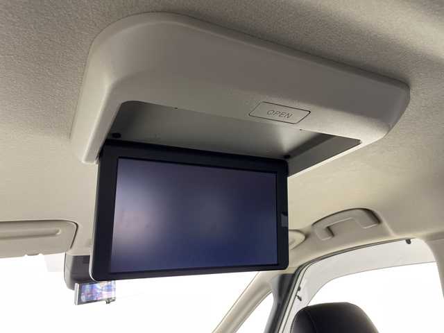 日産 セレナ ハイウェイスター V 愛知県 2024(令6)年 1.1万km プリズムホワイト 純正ナビ/後席専用モニター/インテリジェントアラウンドビューモニター/フルセグTV・HDMI/Bluetooth・USB・AM・FM/インテリジェントルームミラー/ワイヤレス充電/ETC2.0/両側ハンズフリーオートスライドドア/フロントオートエアコン+リヤオートエアコン/シート&ステアリングヒーター/シートバックテーブル/革巻きステアリング/パドルシフト/インテリジェントクルーズコントロール/インテリジェントエマージェンシーブレーキ/前方衝突予測警報/衝突回避ステアリングアシスト/車線逸脱防止支援システム/車線逸脱警報/後退時車両検知警報(RCTA)/ふらつき警報/踏み間違い衝突防止アシスト/標識検知/車両接近通報/アイドリングストップ/フロント・バックソナー/横滑り防止/スマートキー/プッシュスタート/イモビライザー/スペアキー1本