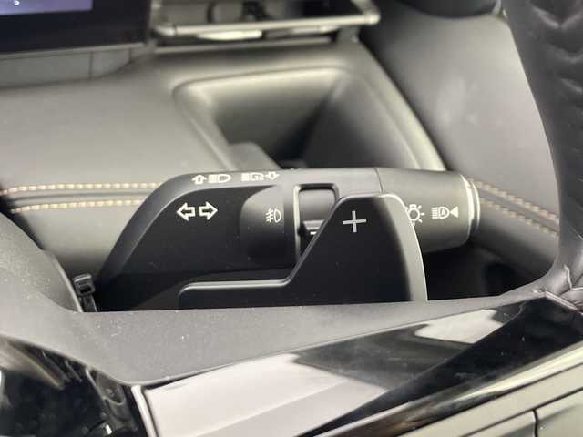 日産 セレナ ハイウェイスター V 愛知県 2024(令6)年 1.1万km プリズムホワイト 純正ナビ/後席専用モニター/インテリジェントアラウンドビューモニター/フルセグTV・HDMI/Bluetooth・USB・AM・FM/インテリジェントルームミラー/ワイヤレス充電/ETC2.0/両側ハンズフリーオートスライドドア/フロントオートエアコン+リヤオートエアコン/シート&ステアリングヒーター/シートバックテーブル/革巻きステアリング/パドルシフト/インテリジェントクルーズコントロール/インテリジェントエマージェンシーブレーキ/前方衝突予測警報/衝突回避ステアリングアシスト/車線逸脱防止支援システム/車線逸脱警報/後退時車両検知警報(RCTA)/ふらつき警報/踏み間違い衝突防止アシスト/標識検知/車両接近通報/アイドリングストップ/フロント・バックソナー/横滑り防止/スマートキー/プッシュスタート/イモビライザー/スペアキー1本