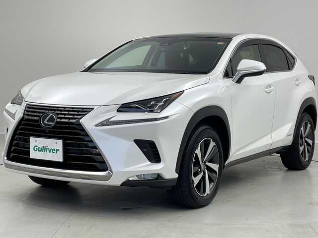 レクサス ＮＸ 300h バージョンL 茨城県 2017(平29)年 4.7万km ソニッククォーツ 後期　パノラマサンルーフ　純正ナビ　フルセグＴＶ　Ｂｌｕｅｔｏｏｔｈ　全方位カメラ　三眼ＬＥＤヘッドランプ　　ブラインドスポットモニター　レーダークルーズコントロール　コーナーセンサー　ＥＴＣ　