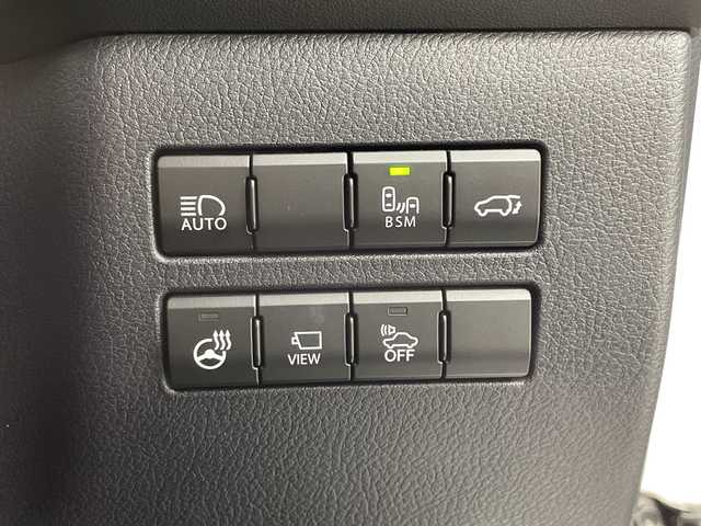 レクサス ＮＸ 300h バージョンL 茨城県 2017(平29)年 4.7万km ソニッククォーツ 後期　パノラマサンルーフ　純正ナビ　フルセグＴＶ　Ｂｌｕｅｔｏｏｔｈ　全方位カメラ　三眼ＬＥＤヘッドランプ　　ブラインドスポットモニター　レーダークルーズコントロール　コーナーセンサー　ＥＴＣ　