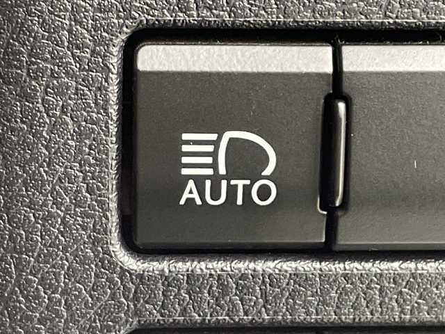 レクサス ＮＸ 300h バージョンL 茨城県 2017(平29)年 4.7万km ソニッククォーツ 後期　パノラマサンルーフ　純正ナビ　フルセグＴＶ　Ｂｌｕｅｔｏｏｔｈ　全方位カメラ　三眼ＬＥＤヘッドランプ　　ブラインドスポットモニター　レーダークルーズコントロール　コーナーセンサー　ＥＴＣ　