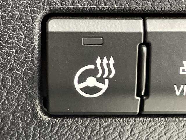 レクサス ＮＸ 300h バージョンL 茨城県 2017(平29)年 4.7万km ソニッククォーツ 後期　パノラマサンルーフ　純正ナビ　フルセグＴＶ　Ｂｌｕｅｔｏｏｔｈ　全方位カメラ　三眼ＬＥＤヘッドランプ　　ブラインドスポットモニター　レーダークルーズコントロール　コーナーセンサー　ＥＴＣ　