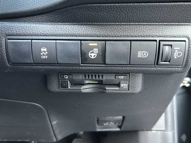 トヨタ カローラツーリング ハイブリッド ダブルバイビー 広島県 2020(令2)年 4.9万km ブラックマイカ 禁煙車/トヨタセーフティセンス/・プリクラッシュセーフティ/・LDA/LTA/・RSA/・オートマチックハイビーム/・レーダークルーズコントロール/・先行車発進お知らせ/BSM/RCTA/クリアランスソナー/純正ディスプレイオーディオ/・ナビ/Bluetooth/USB/Miracast/バックカメラ/革巻きステアリング/ステアリングスイッチ/ステアリングヒーター/オートライト/ハーフレザーシート/シートヒーター/LEDヘッドライト/フォグランプ/電動パーキングブレーキ/オートホールド/スマートキー/プッシュスタート/スペアキー/ドアバイザー/ワイヤレス充電/ETC/純正フロアマット/純正１７インチアルミホイール