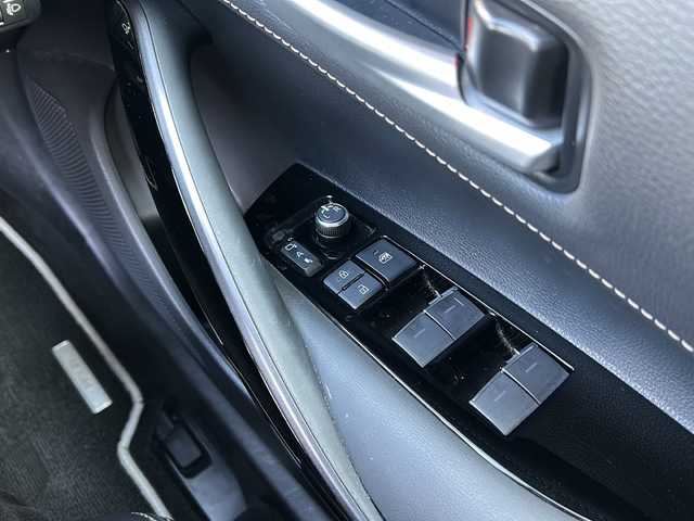 トヨタ カローラツーリング ハイブリッド ダブルバイビー 広島県 2020(令2)年 4.9万km ブラックマイカ 禁煙車/トヨタセーフティセンス/・プリクラッシュセーフティ/・LDA/LTA/・RSA/・オートマチックハイビーム/・レーダークルーズコントロール/・先行車発進お知らせ/BSM/RCTA/クリアランスソナー/純正ディスプレイオーディオ/・ナビ/Bluetooth/USB/Miracast/バックカメラ/革巻きステアリング/ステアリングスイッチ/ステアリングヒーター/オートライト/ハーフレザーシート/シートヒーター/LEDヘッドライト/フォグランプ/電動パーキングブレーキ/オートホールド/スマートキー/プッシュスタート/スペアキー/ドアバイザー/ワイヤレス充電/ETC/純正フロアマット/純正１７インチアルミホイール