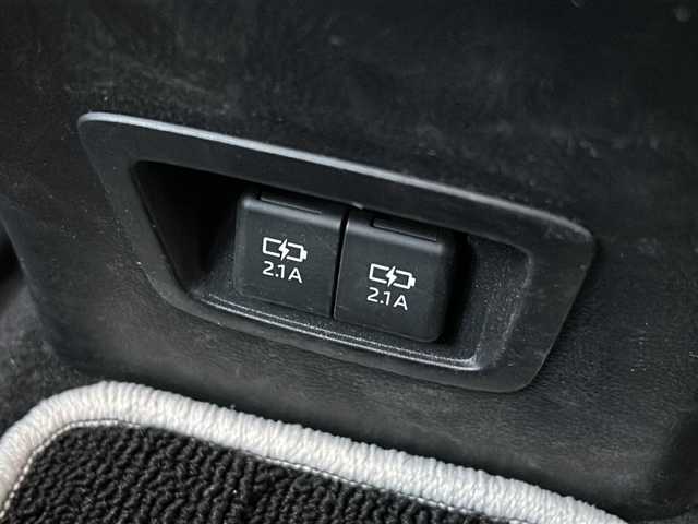 トヨタ カローラツーリング ハイブリッド ダブルバイビー 広島県 2020(令2)年 4.9万km ブラックマイカ 禁煙車/トヨタセーフティセンス/・プリクラッシュセーフティ/・LDA/LTA/・RSA/・オートマチックハイビーム/・レーダークルーズコントロール/・先行車発進お知らせ/BSM/RCTA/クリアランスソナー/純正ディスプレイオーディオ/・ナビ/Bluetooth/USB/Miracast/バックカメラ/革巻きステアリング/ステアリングスイッチ/ステアリングヒーター/オートライト/ハーフレザーシート/シートヒーター/LEDヘッドライト/フォグランプ/電動パーキングブレーキ/オートホールド/スマートキー/プッシュスタート/スペアキー/ドアバイザー/ワイヤレス充電/ETC/純正フロアマット/純正１７インチアルミホイール