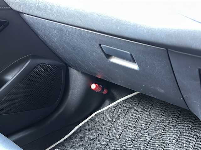 トヨタ カローラツーリング ハイブリッド ダブルバイビー 広島県 2020(令2)年 4.9万km ブラックマイカ 禁煙車/トヨタセーフティセンス/・プリクラッシュセーフティ/・LDA/LTA/・RSA/・オートマチックハイビーム/・レーダークルーズコントロール/・先行車発進お知らせ/BSM/RCTA/クリアランスソナー/純正ディスプレイオーディオ/・ナビ/Bluetooth/USB/Miracast/バックカメラ/革巻きステアリング/ステアリングスイッチ/ステアリングヒーター/オートライト/ハーフレザーシート/シートヒーター/LEDヘッドライト/フォグランプ/電動パーキングブレーキ/オートホールド/スマートキー/プッシュスタート/スペアキー/ドアバイザー/ワイヤレス充電/ETC/純正フロアマット/純正１７インチアルミホイール