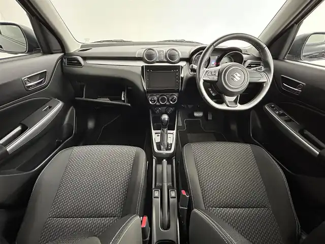 スズキ スイフト HYBRID RS 道央・札幌 2017(平29)年 6.6万km スーパーブラックパール ・４WD/・純正メモリナビ/　CD／DVD／Bluetooth／フルセグ/・全方位モニター/・ETC/・アイドリングストップ/・横滑り防止装置/・盗難防止装置/・前席シートヒーター/・パドルシフト/・ステアリングスイッチ/・USB入力端子/・純正フロアマット/・LEDヘッドライト/・フロントリヤフォグライト/・純正AW16インチ/・トノカバー/・電動格納ウィンカーミラー/・スマートキー/・プッシュスタート/・スペアキー