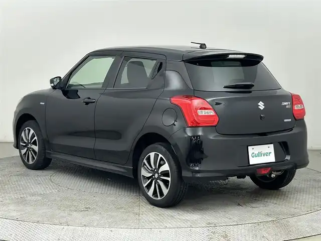 スズキ スイフト HYBRID RS 道央・札幌 2017(平29)年 6.6万km スーパーブラックパール ・４WD/・純正メモリナビ/　CD／DVD／Bluetooth／フルセグ/・全方位モニター/・ETC/・アイドリングストップ/・横滑り防止装置/・盗難防止装置/・前席シートヒーター/・パドルシフト/・ステアリングスイッチ/・USB入力端子/・純正フロアマット/・LEDヘッドライト/・フロントリヤフォグライト/・純正AW16インチ/・トノカバー/・電動格納ウィンカーミラー/・スマートキー/・プッシュスタート/・スペアキー