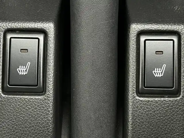 スズキ スイフト HYBRID RS 道央・札幌 2017(平29)年 6.6万km スーパーブラックパール ・４WD/・純正メモリナビ/　CD／DVD／Bluetooth／フルセグ/・全方位モニター/・ETC/・アイドリングストップ/・横滑り防止装置/・盗難防止装置/・前席シートヒーター/・パドルシフト/・ステアリングスイッチ/・USB入力端子/・純正フロアマット/・LEDヘッドライト/・フロントリヤフォグライト/・純正AW16インチ/・トノカバー/・電動格納ウィンカーミラー/・スマートキー/・プッシュスタート/・スペアキー