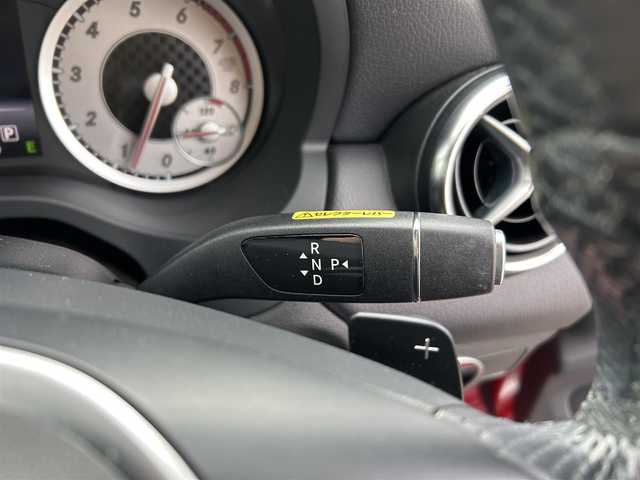 メルセデス・ベンツ Ａ１８０ 愛媛県 2014(平26)年 6.9万km 赤 純正ナビ（Bluetooth/フルセグTV）/バックカメラ/パワーシート/シートメモリー機能/シートヒーター/セレクターレバー/ETC/パドルシフト/ステアリングリモコン/純正フロアマット/純正18インチアルミホイール/ドアバイザー/トノカバー/前後コーナーセンサー/LEDヘッドライト/フォグランプ/スマートキー×２