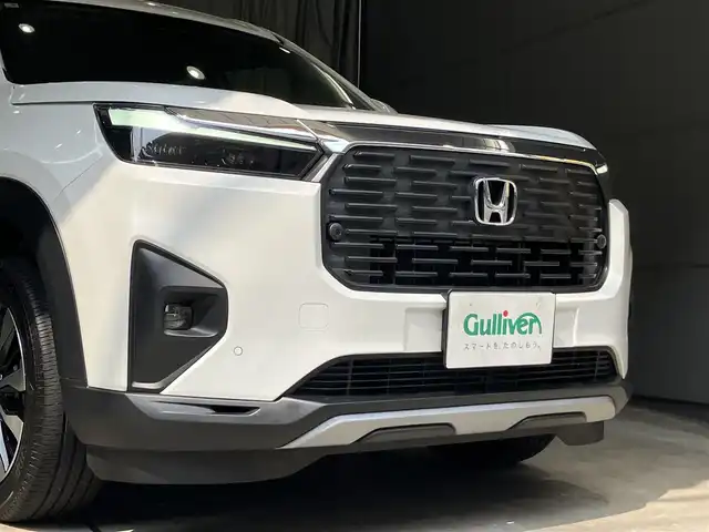 ホンダ ＷＲ－Ｖ Z 東京都 2025(令7)年 0.7万km プラチナホワイトパール ホンダセンシング/●衝突軽減ブレーキ（CMBS）/●先行車発進お知らせ機能/●歩行者事故低減ステアリング/●路外逸脱抑制機能●標識認識機能/●アダプティブクルーズコントロール（ACC）/●車線維持支援システム（LKAS）/●誤発進抑制機能/●後方誤発進抑制機能/●近距離衝突軽減ブレーキ/●急アクセル抑制機能/●パーキングセンサーシステム/●オートハイビーム/純正8インチナビ/バックカメラ/Bluetooth/フルセグテレビ/パドルシフト/スマートキー/コーナーセンサー /ビルトインETC/LEDヘッドライト　フォグランプ/USB端子/ドライブレコーダー前後/ステリングリモコン/ウィンカーミラー/保証書・取扱説明書・スペアキー